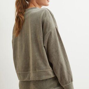H&M Ribbed Velour Khaki Green Casual Pullover